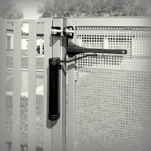 Väravasulgurid ja fiksaatorid