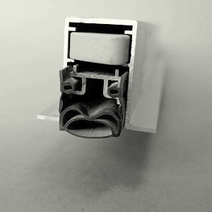 Automatic drop seals