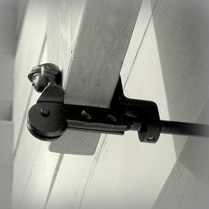 Akna- ja aknaluukide poldid