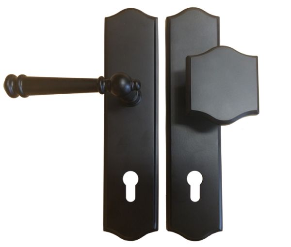 SICURA MOUNT turvalingiplaatide komplekt välisuksele, käepideme ja uksenupuga, PZ92, messingist mattmust